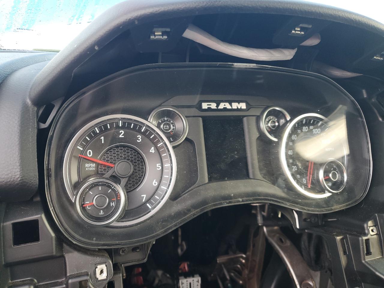 2022 RAM 1500 - Image 9