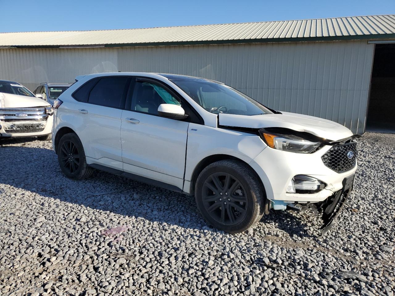 2022 Ford Edge - Image 4
