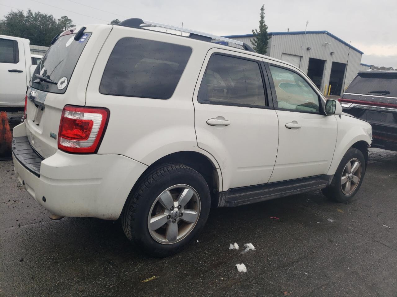 2011 Ford Escape - Image 3