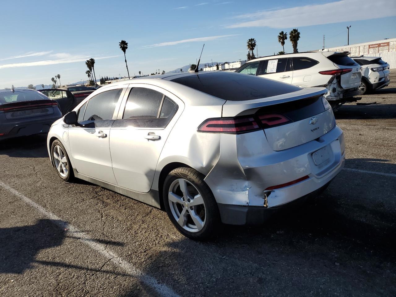 2014 Chevrolet Volt - Image 2