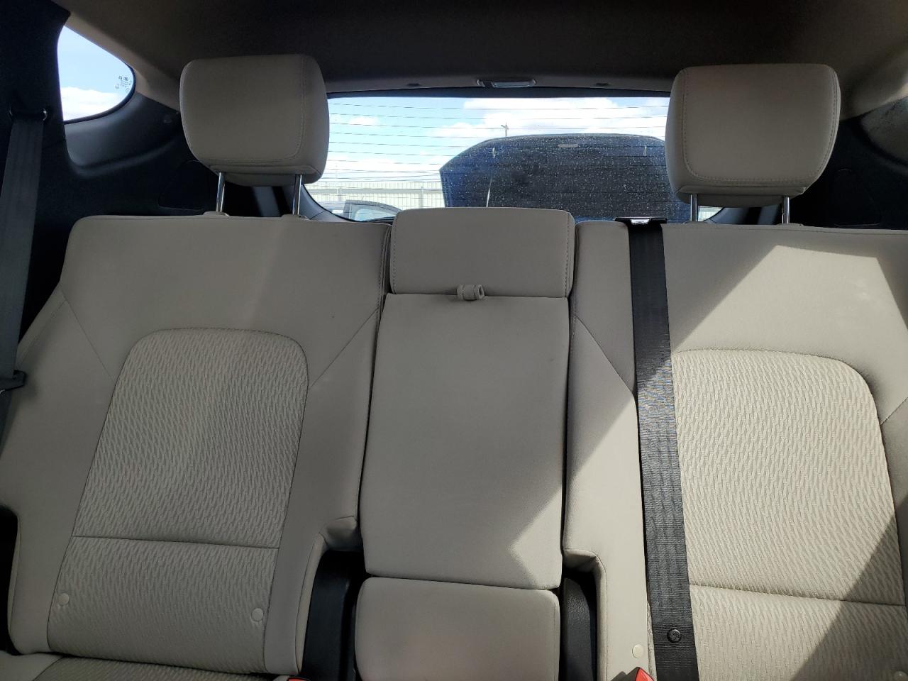 2014 Hyundai Santa Fe - Image 10
