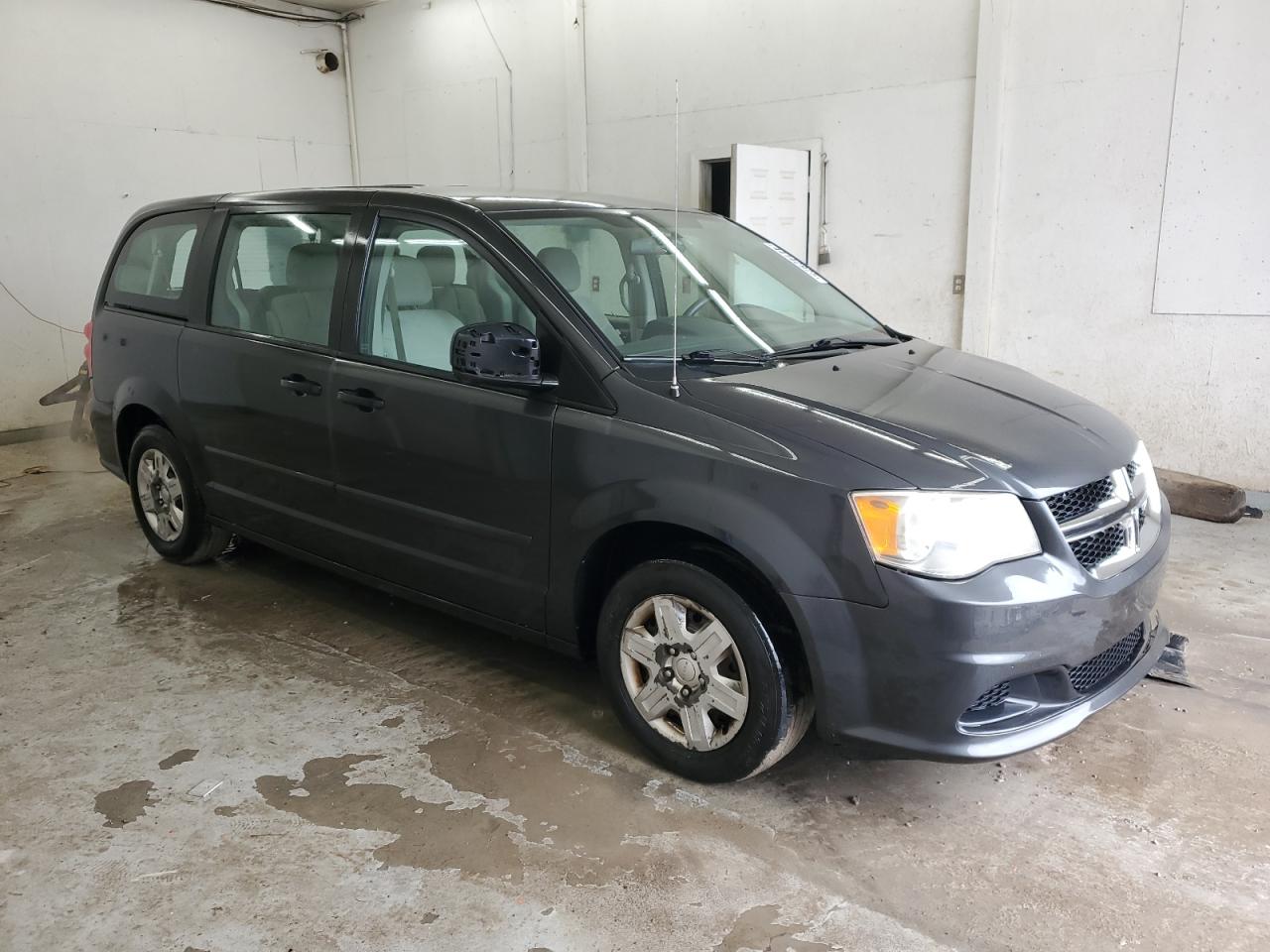 2012 Dodge Caravan - Image 4
