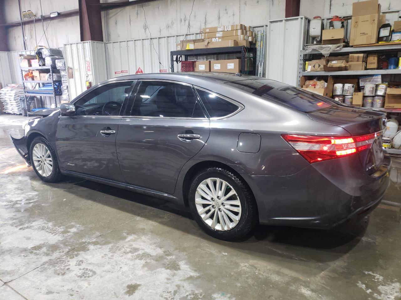 2013 Toyota Avalon - Image 2