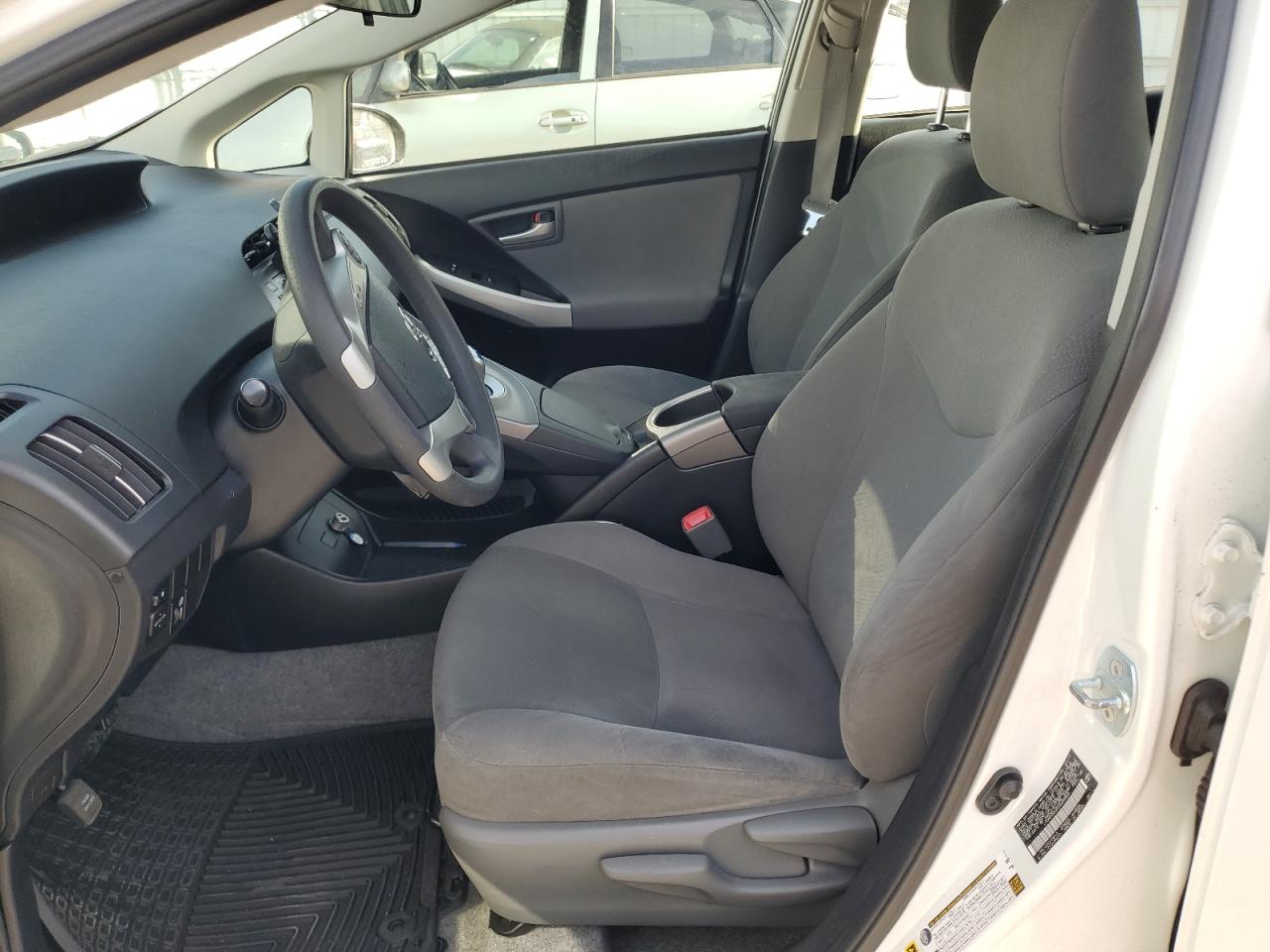 2013 Toyota Prius - Image 7
