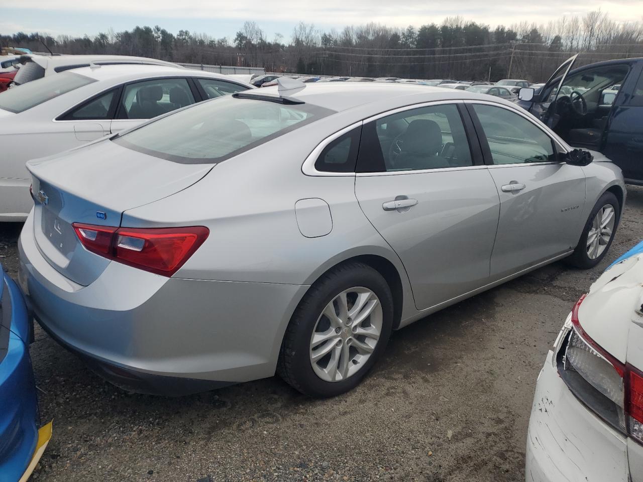 2016 Chevrolet Malibu - Image 3