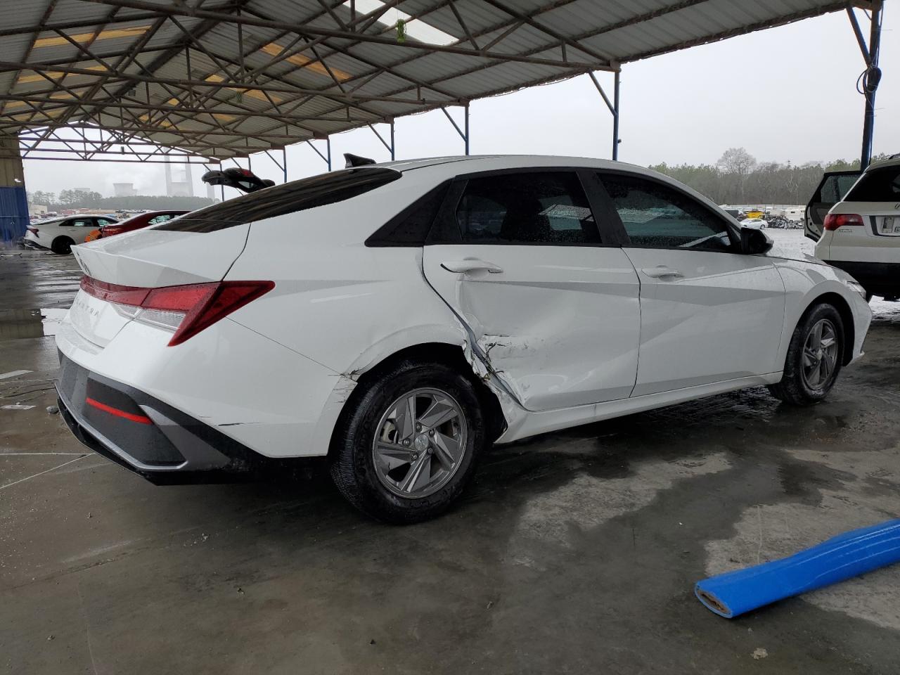 2024 Hyundai Elantra - Image 3