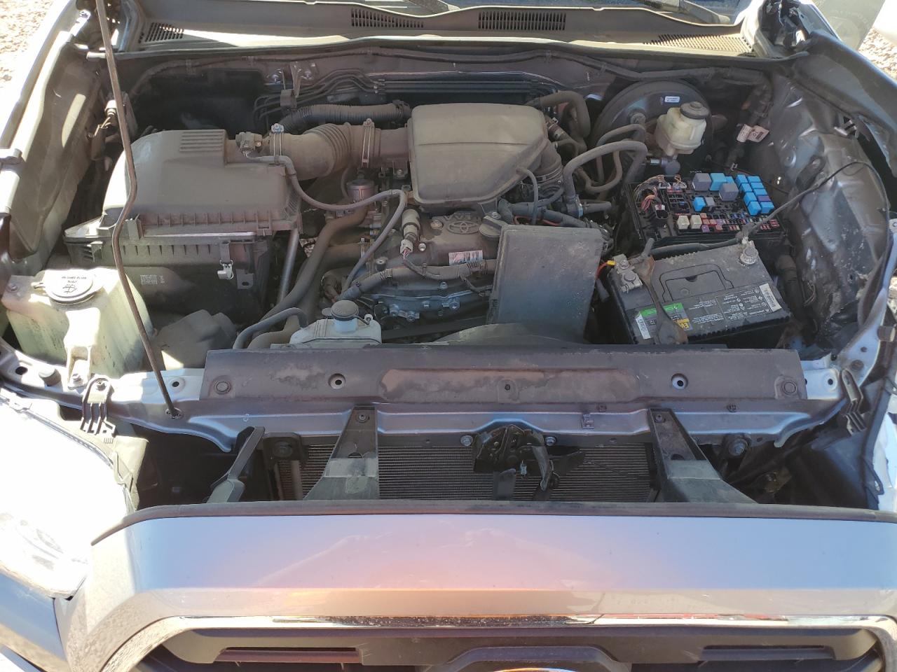 2016 Toyota Tacoma - Image 12