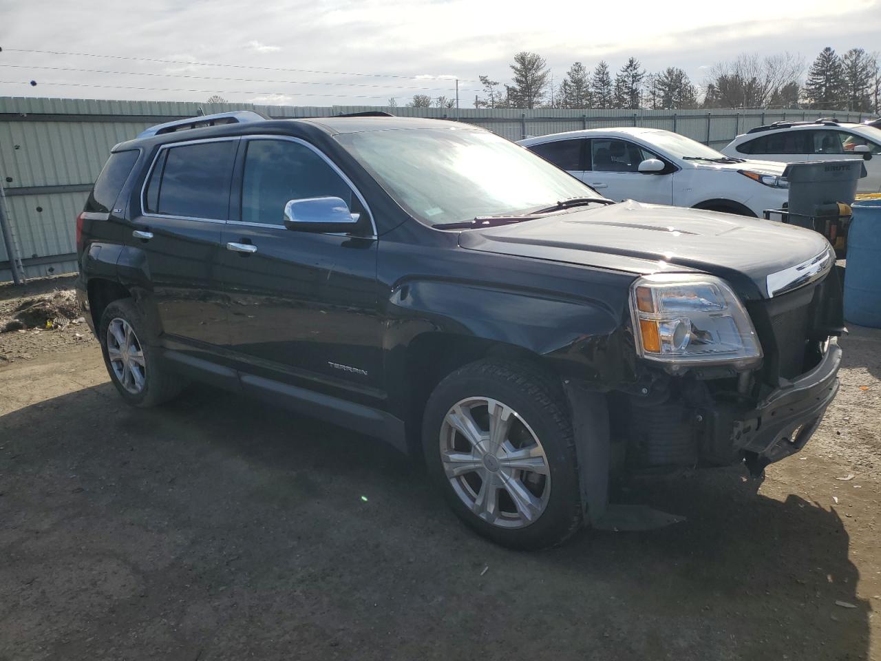 2017 GMC Terrain - Image 4