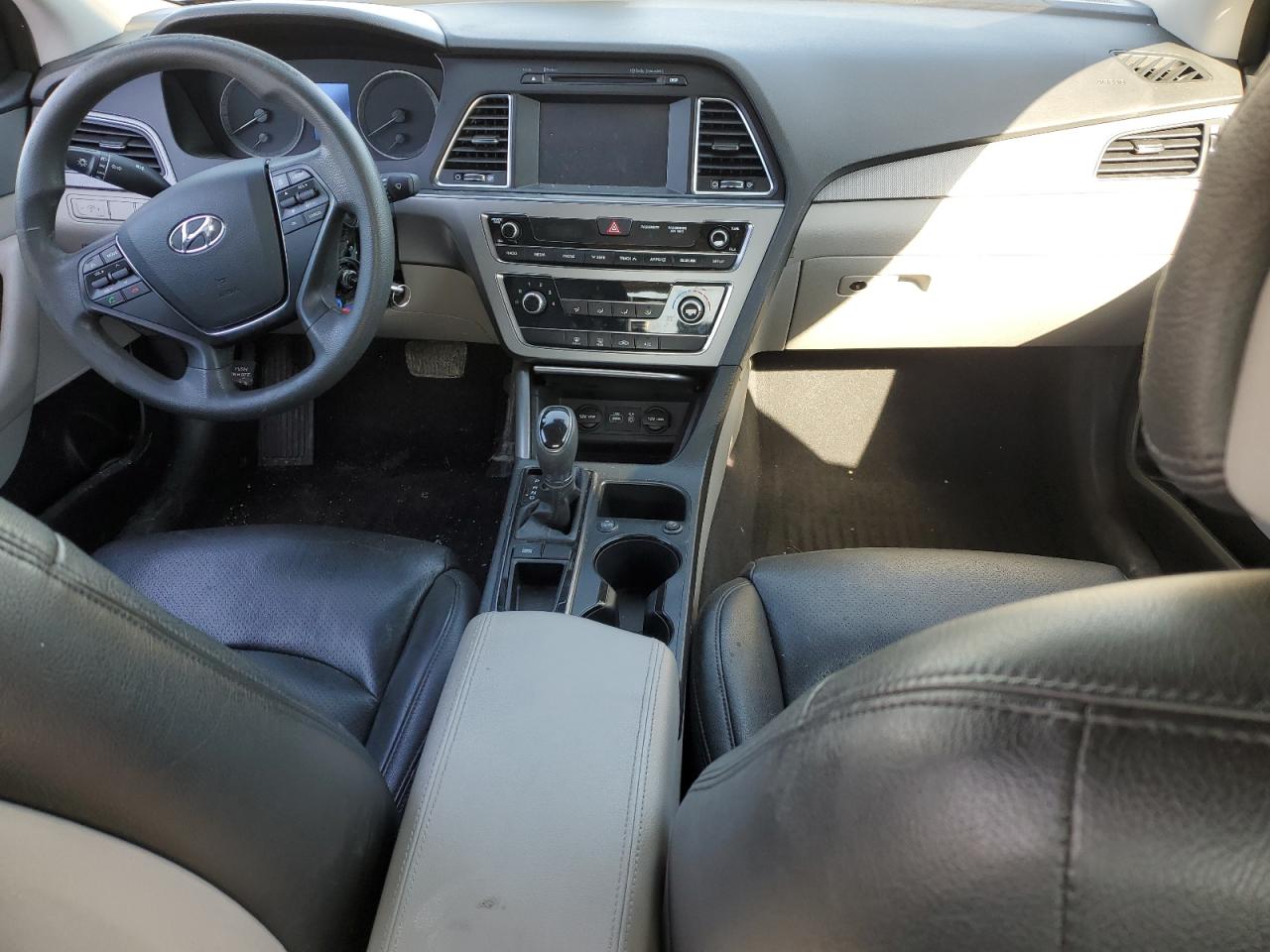2016 Hyundai Sonata - Image 8