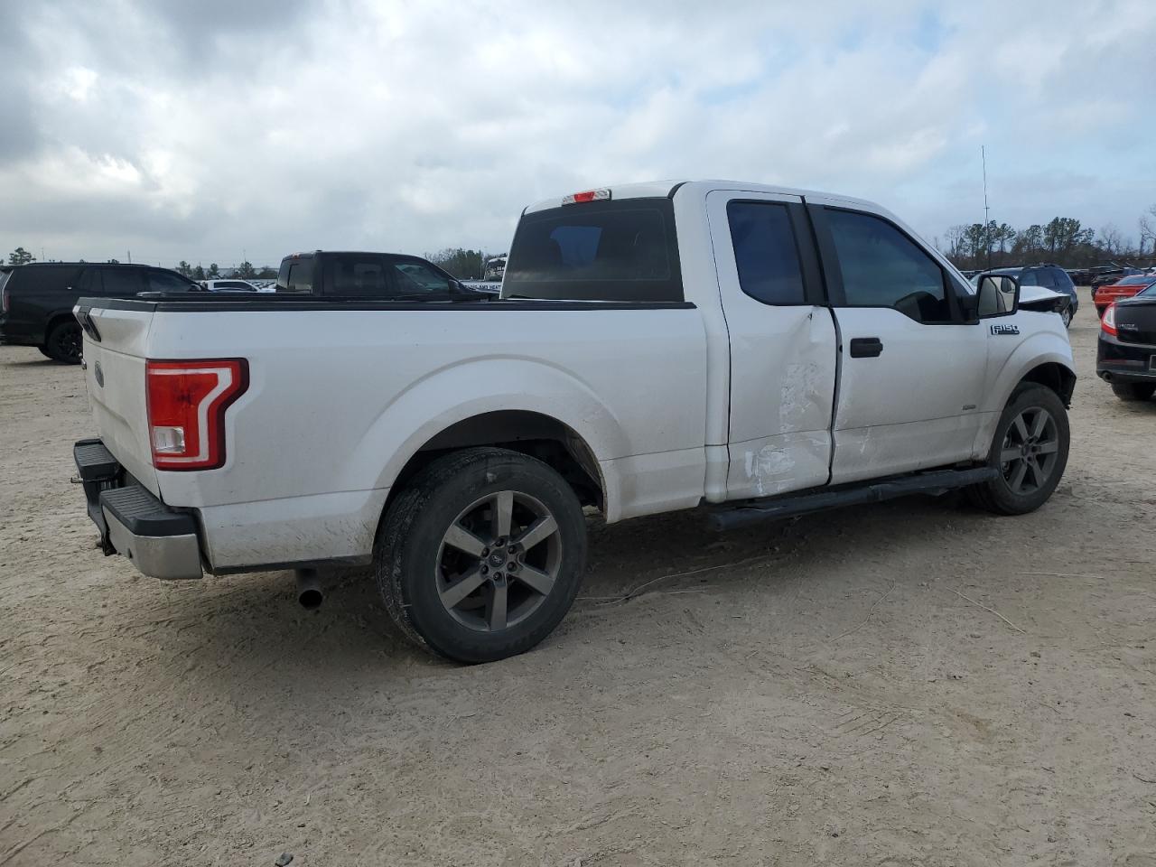 2016 Ford F-150 - Image 3