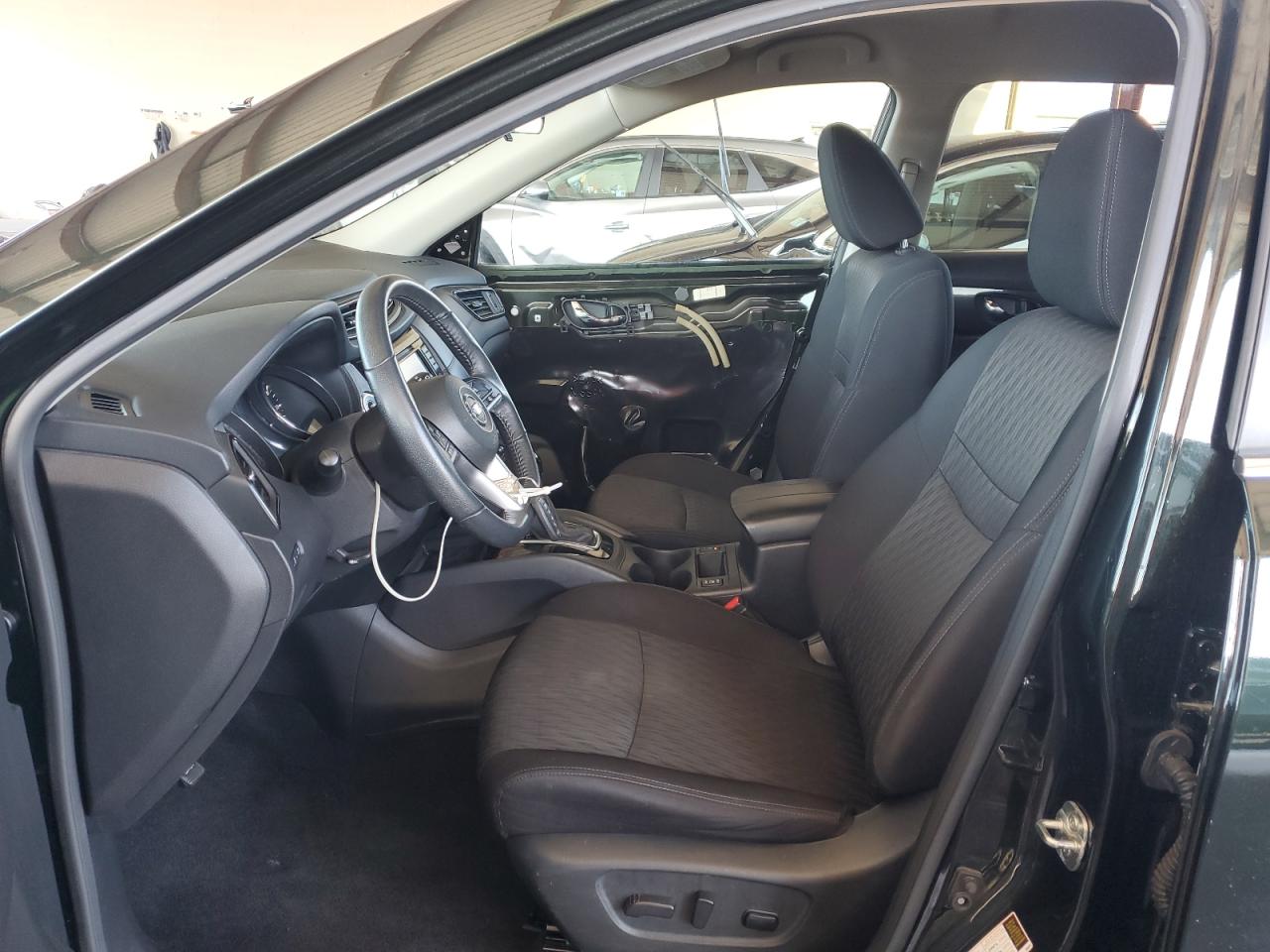 2020 Nissan Rogue - Image 7