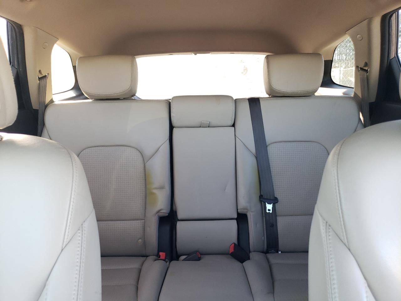 2013 Hyundai Santa Fe - Image 10