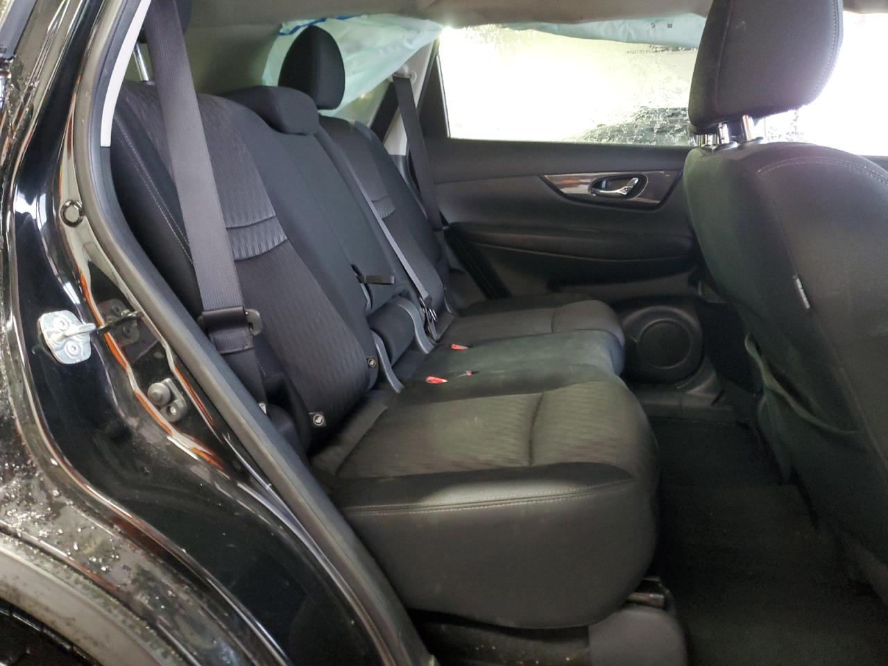 2018 Nissan Rogue - Image 11