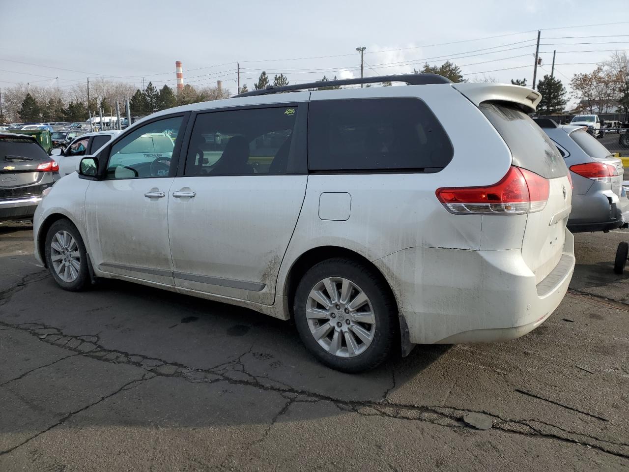 2012 Toyota Sienna - Image 2