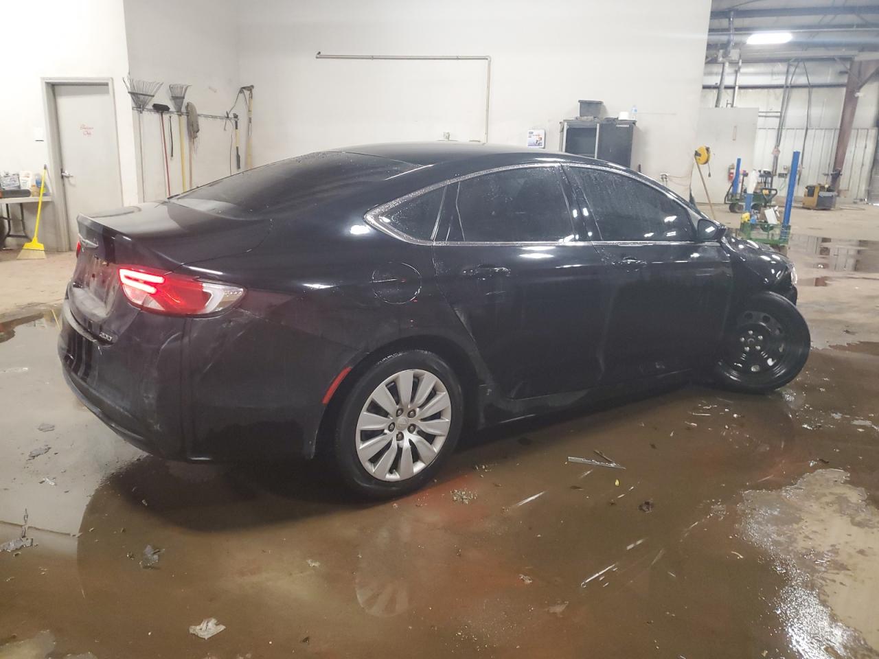 2015 Chrysler 200 - Image 3