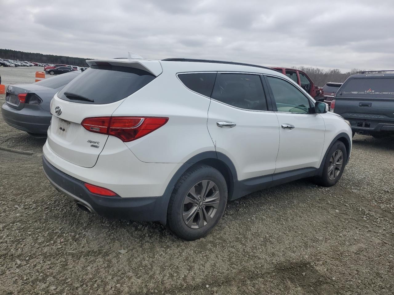 2014 Hyundai Santa Fe - Image 3
