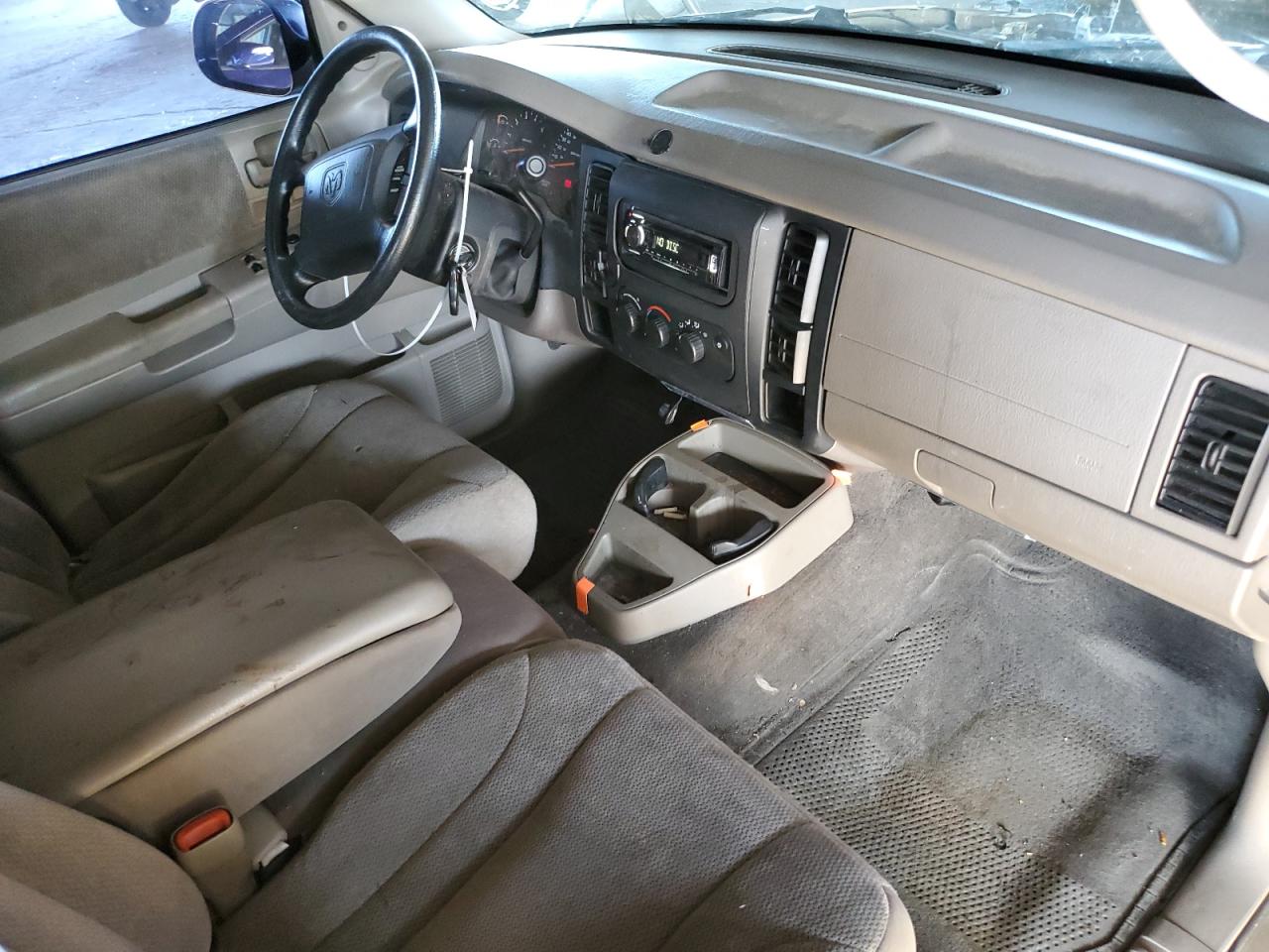 2004 Dodge Dakota - Image 8