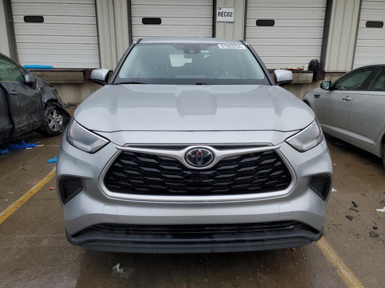 2021 Toyota Highlander - Image 5