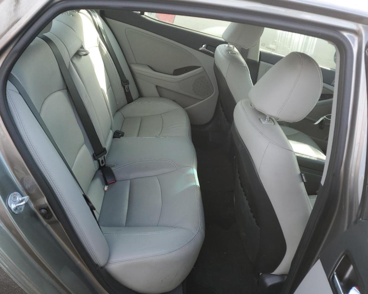 2012 Kia Optima - Image 10