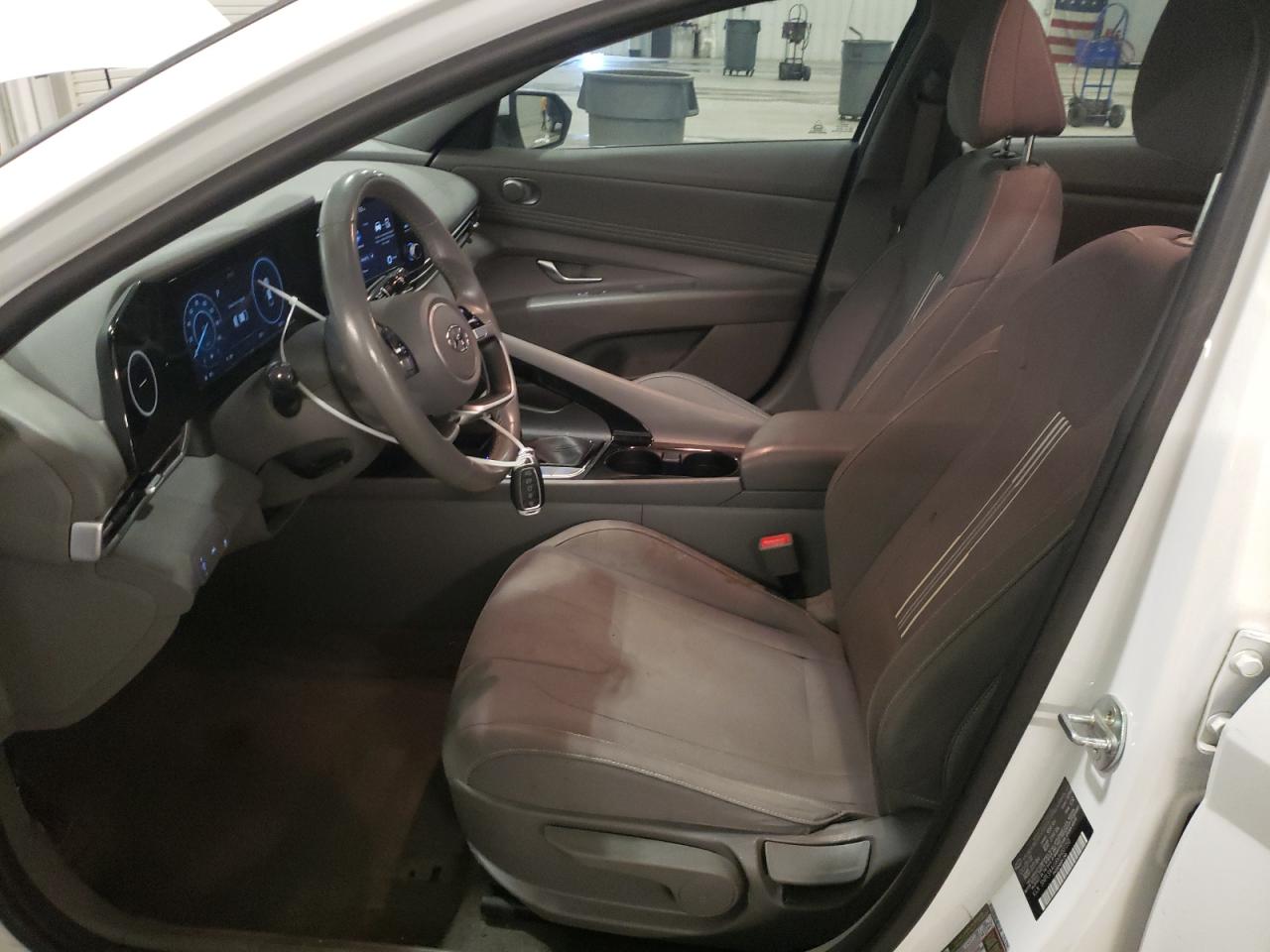2021 Hyundai Elantra - Image 7