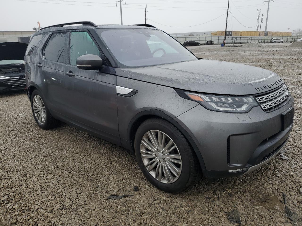 2017 Land Rover Discovery - Image 4