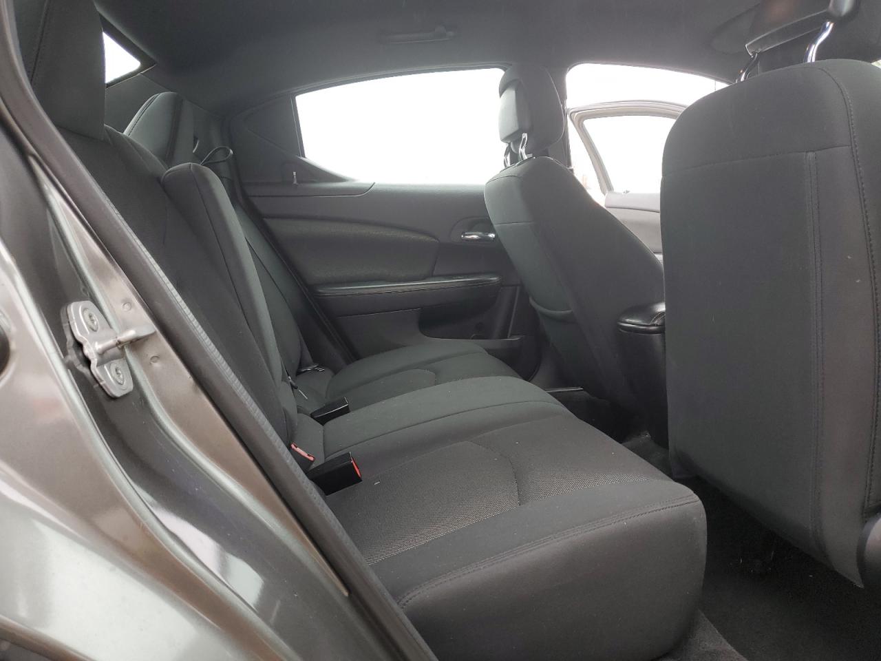 2013 Dodge Avenger - Image 10