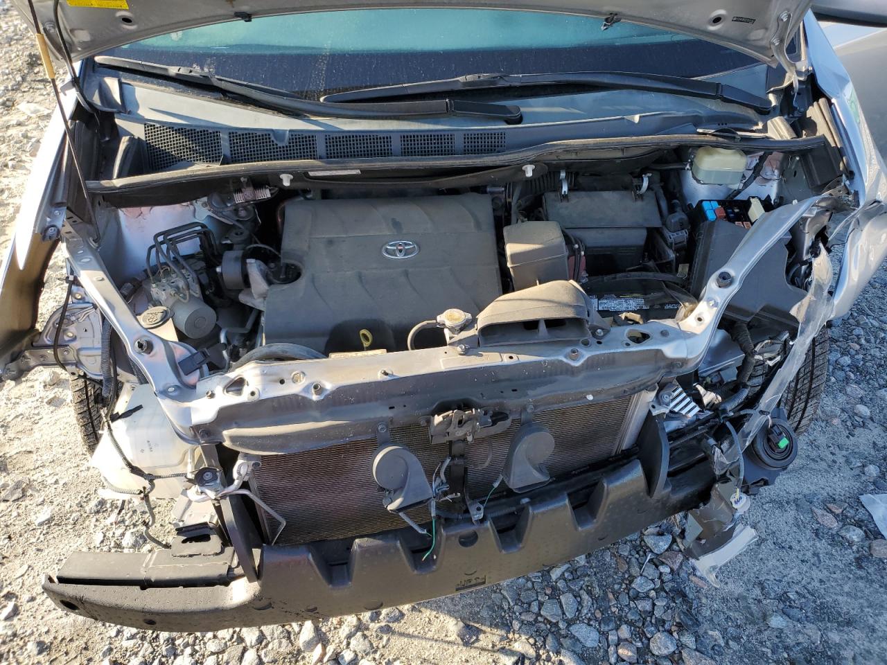 2015 Toyota Sienna - Image 12