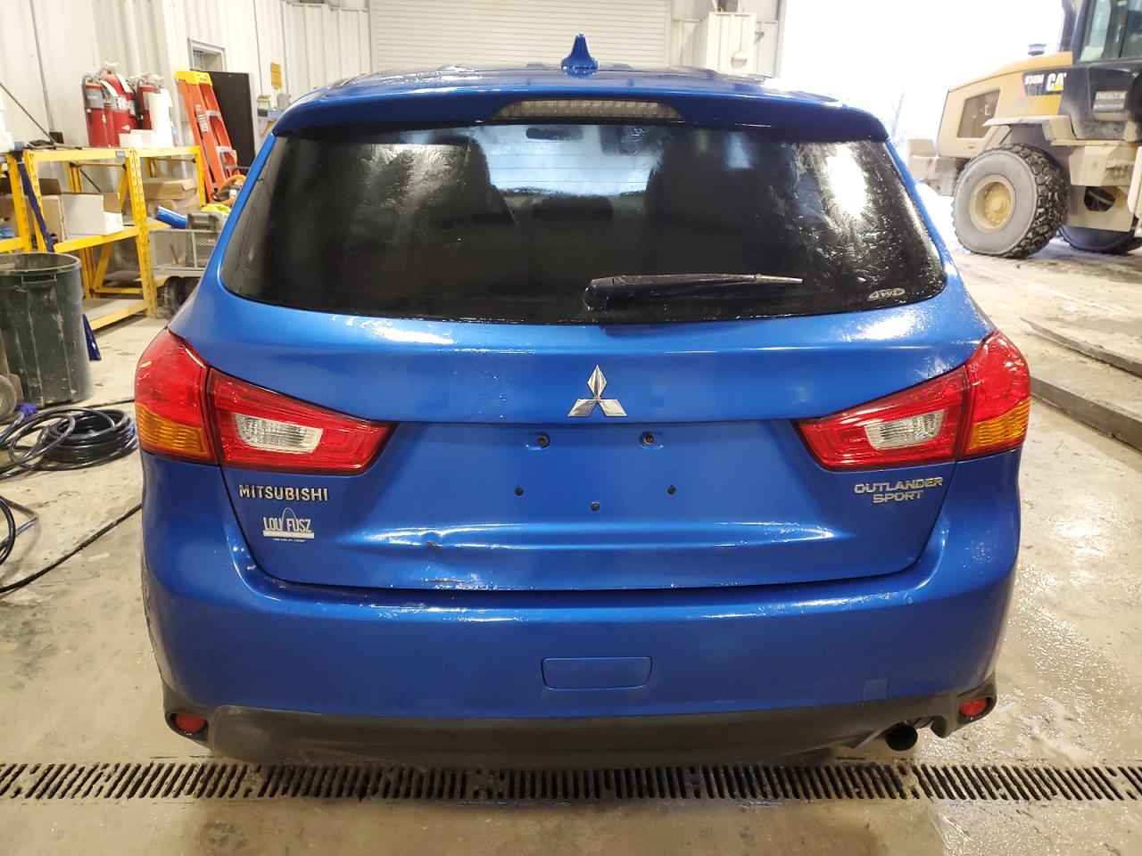 2017 Mitsubishi Outlander - Image 6