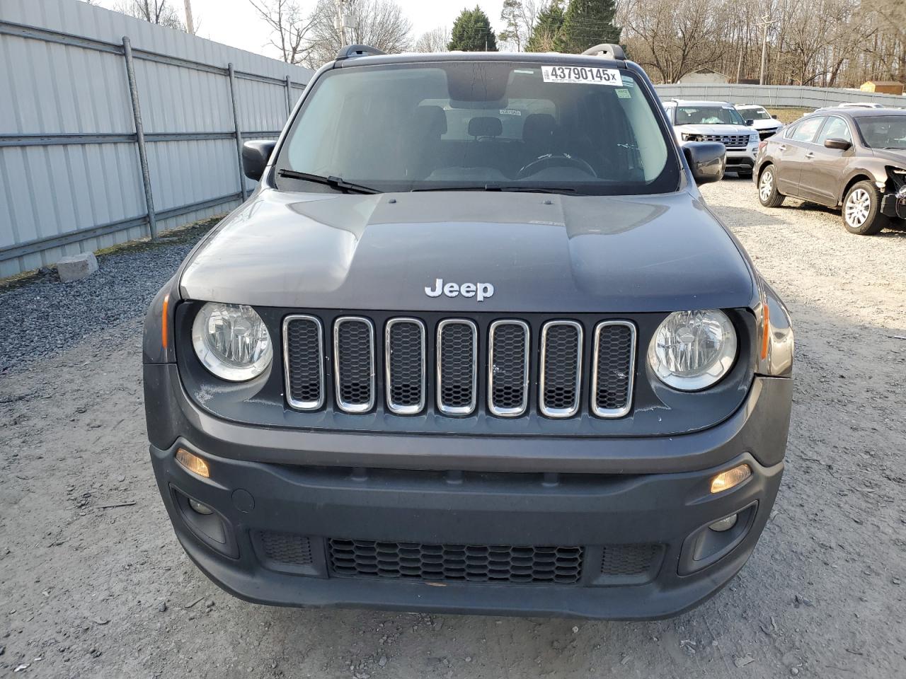 2017 Jeep Renegade - Image 5