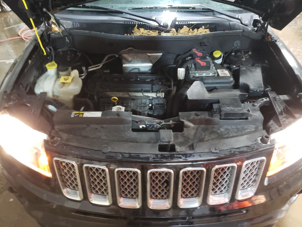 2017 Jeep Compass - Image 11