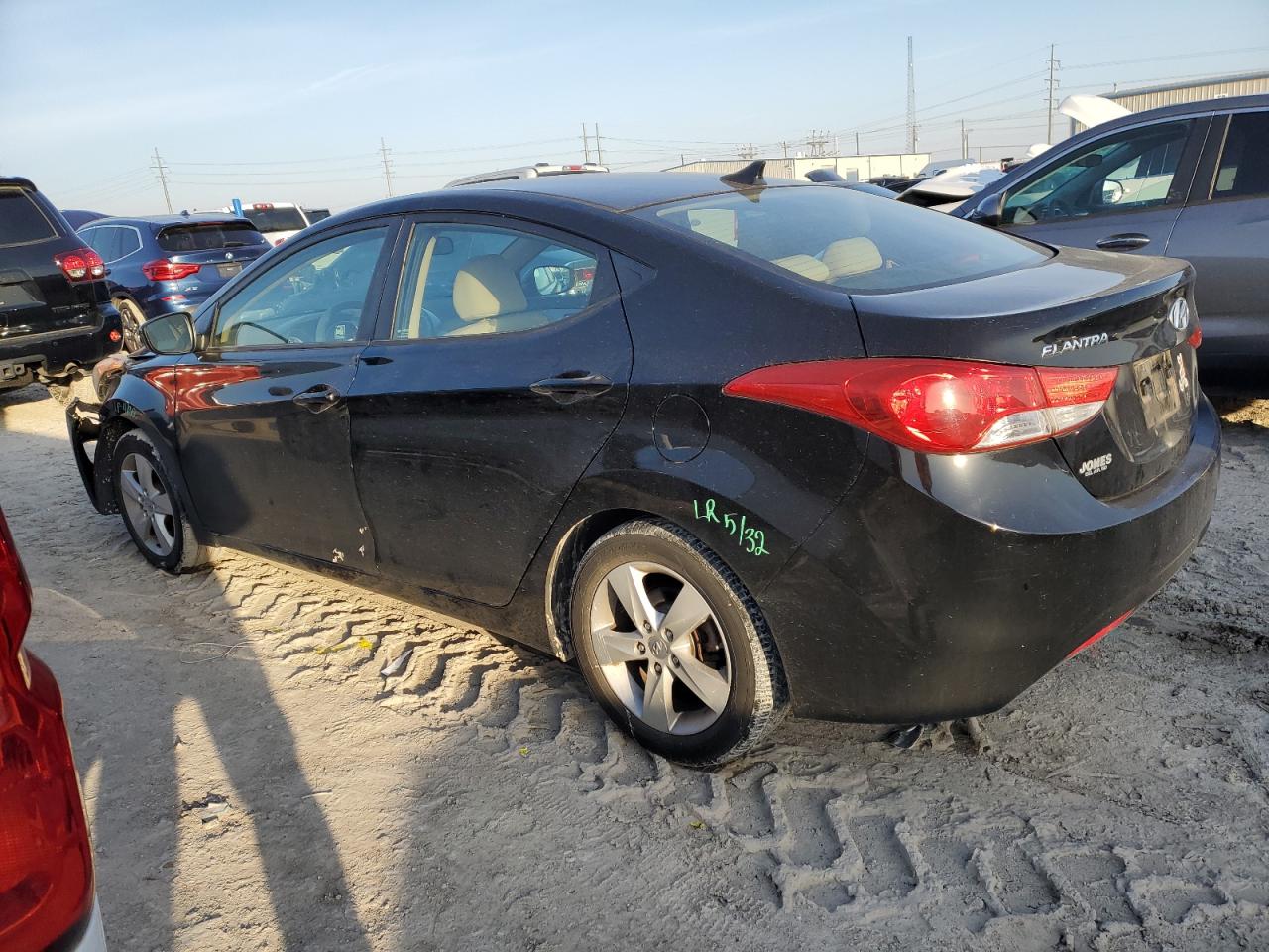 2013 Hyundai Elantra - Image 2