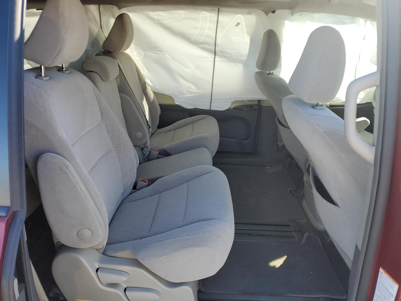 2019 Toyota Sienna - Image 11