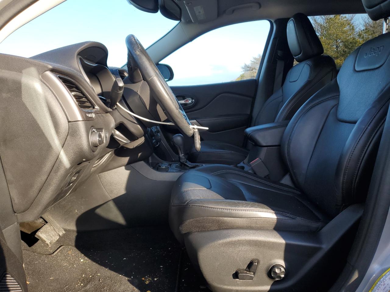 2020 Jeep Grand Cherokee - Image 7