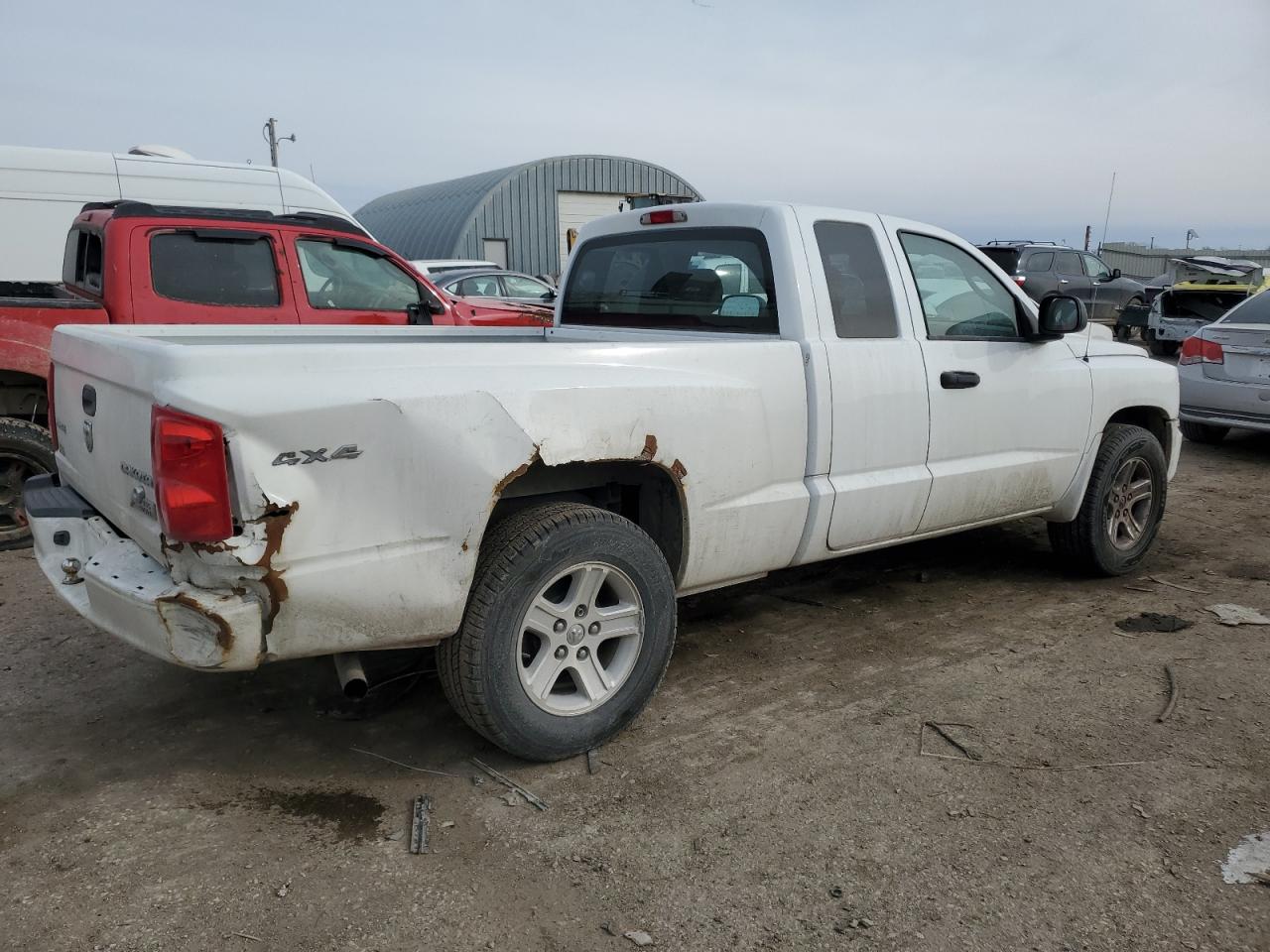 2011 Dodge Dakota - Image 3