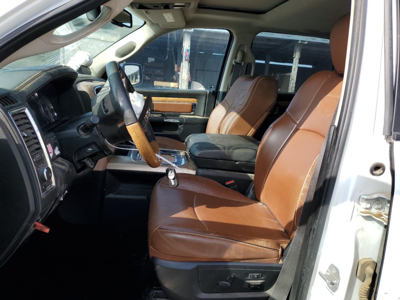 2015 RAM 1500 - Image 7
