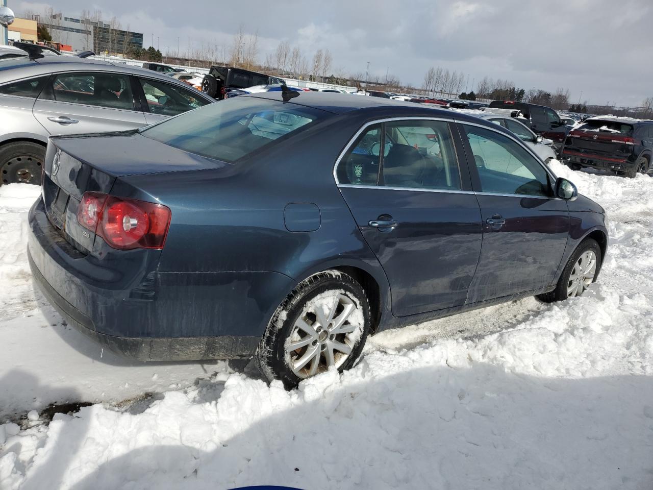 2010 Volkswagen Jetta - Image 3