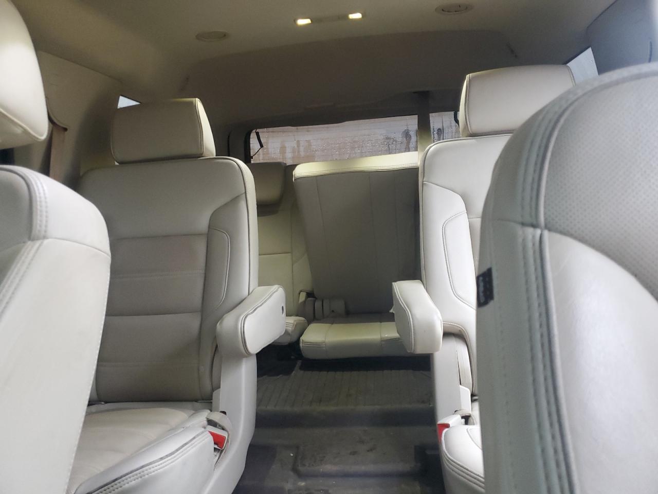 2018 GMC Yukon - Image 10