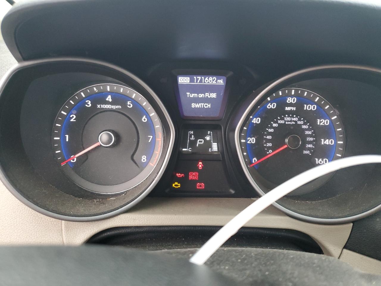 2016 Hyundai Elantra - Image 9