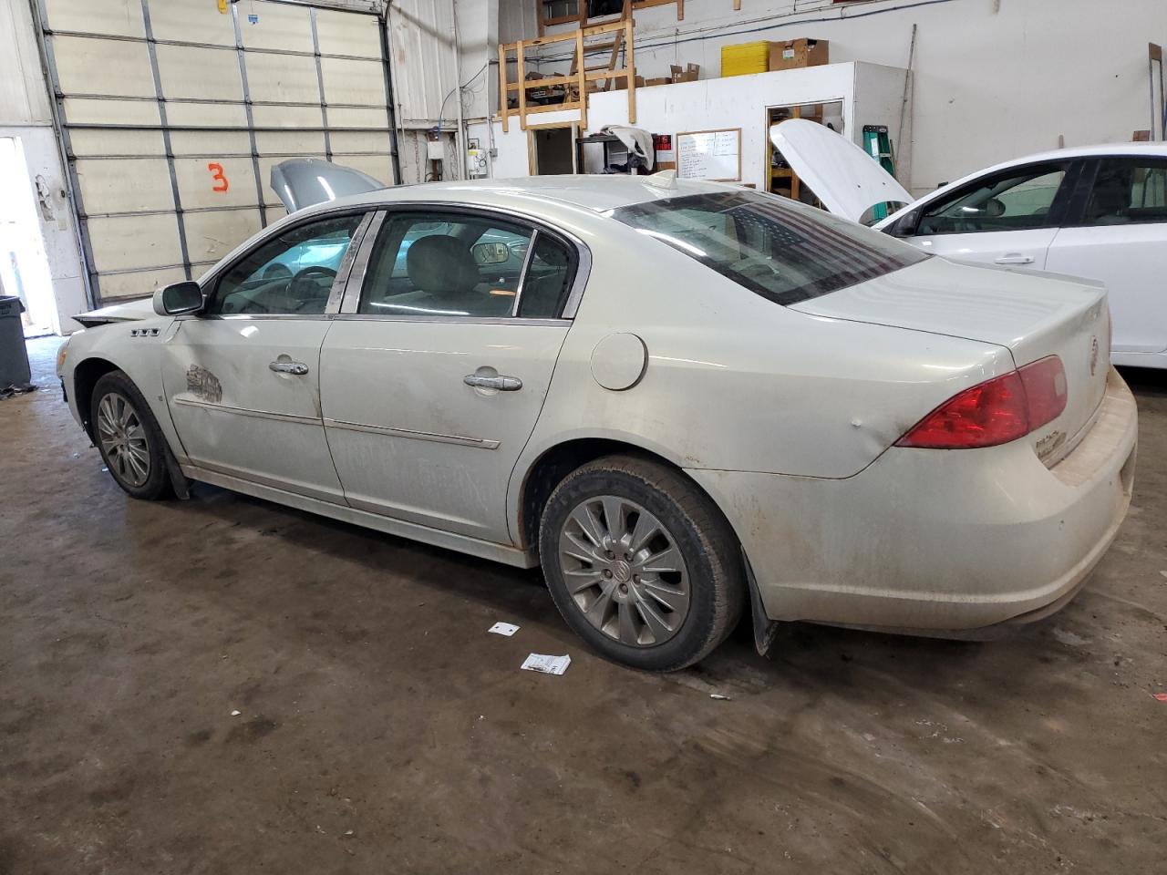 2010 Buick Lucerne - Image 2