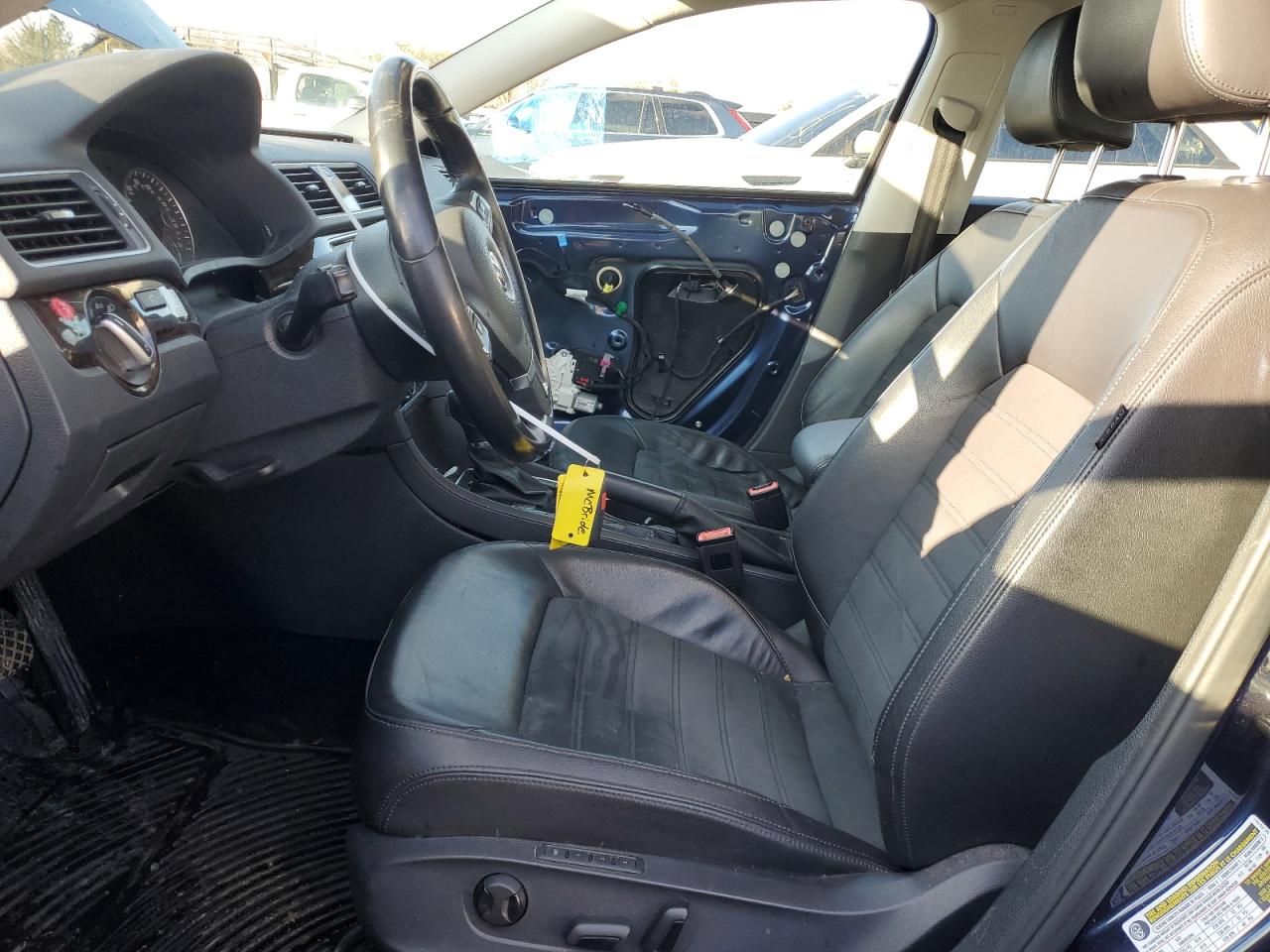 2014 Volkswagen Passat - Image 7
