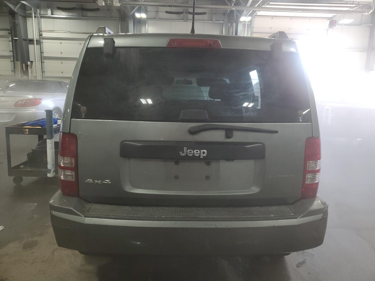 2012 Jeep Liberty (North America) - Image 6