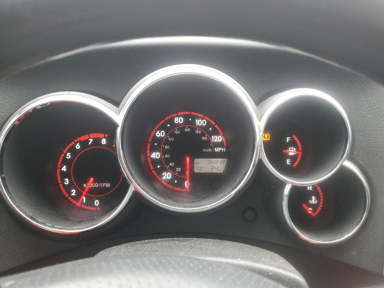 2008 Pontiac Vibe - Image 9