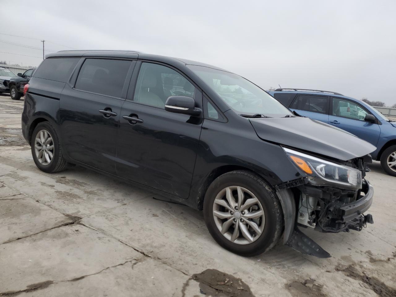 2020 Kia Sedona - Image 4