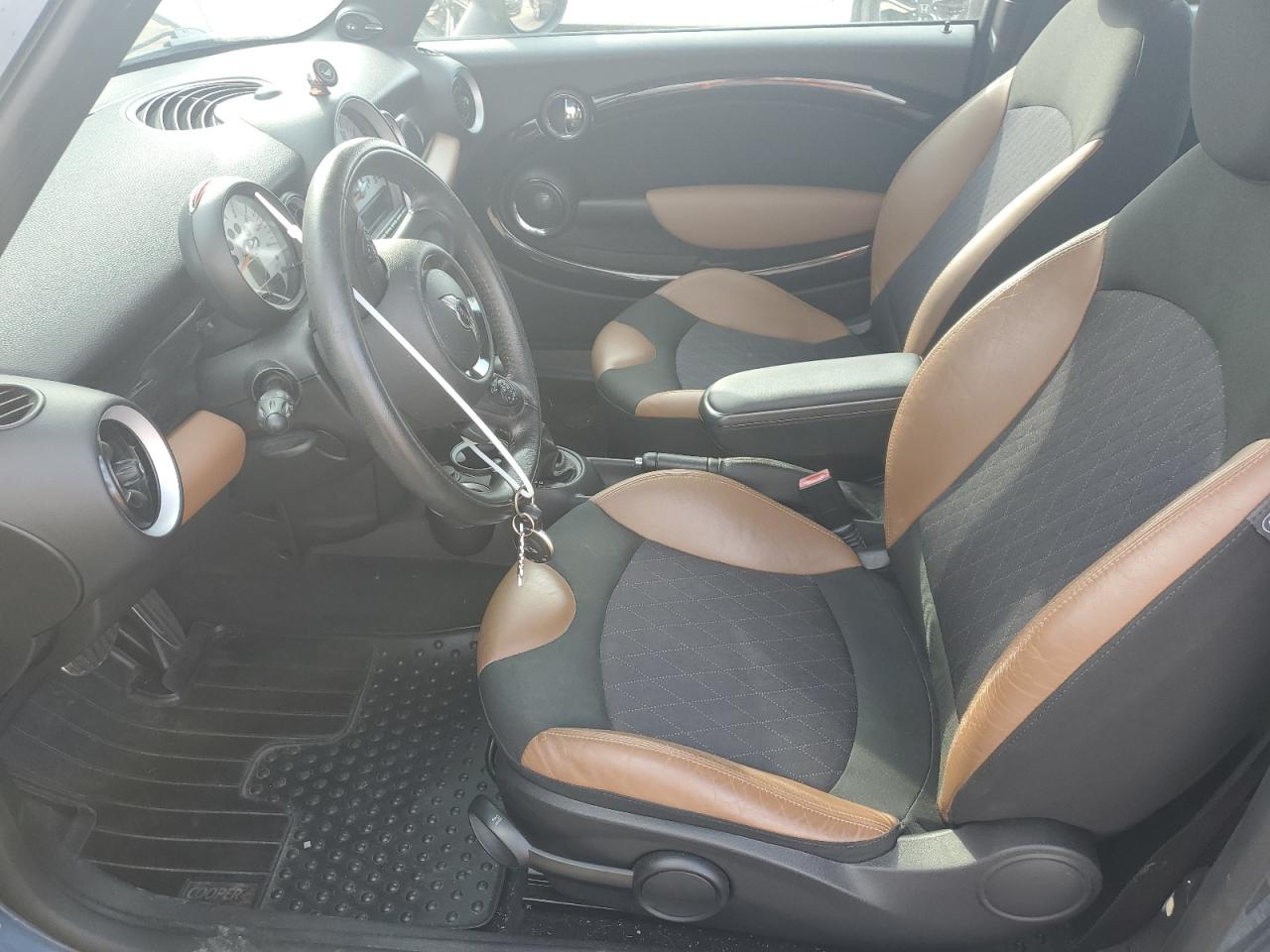 2011 MINI Cooper - Image 7