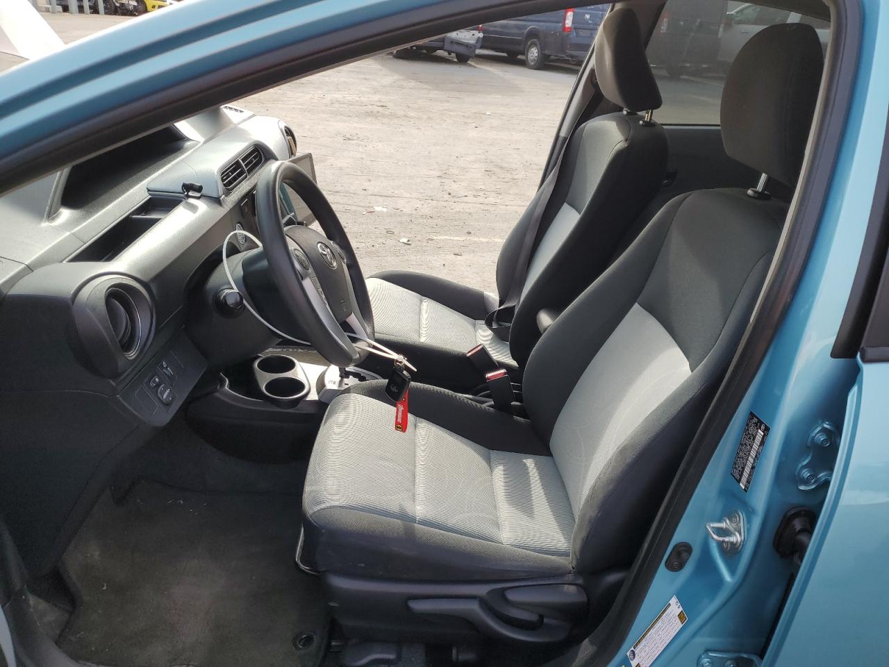 2012 Toyota Prius - Image 7