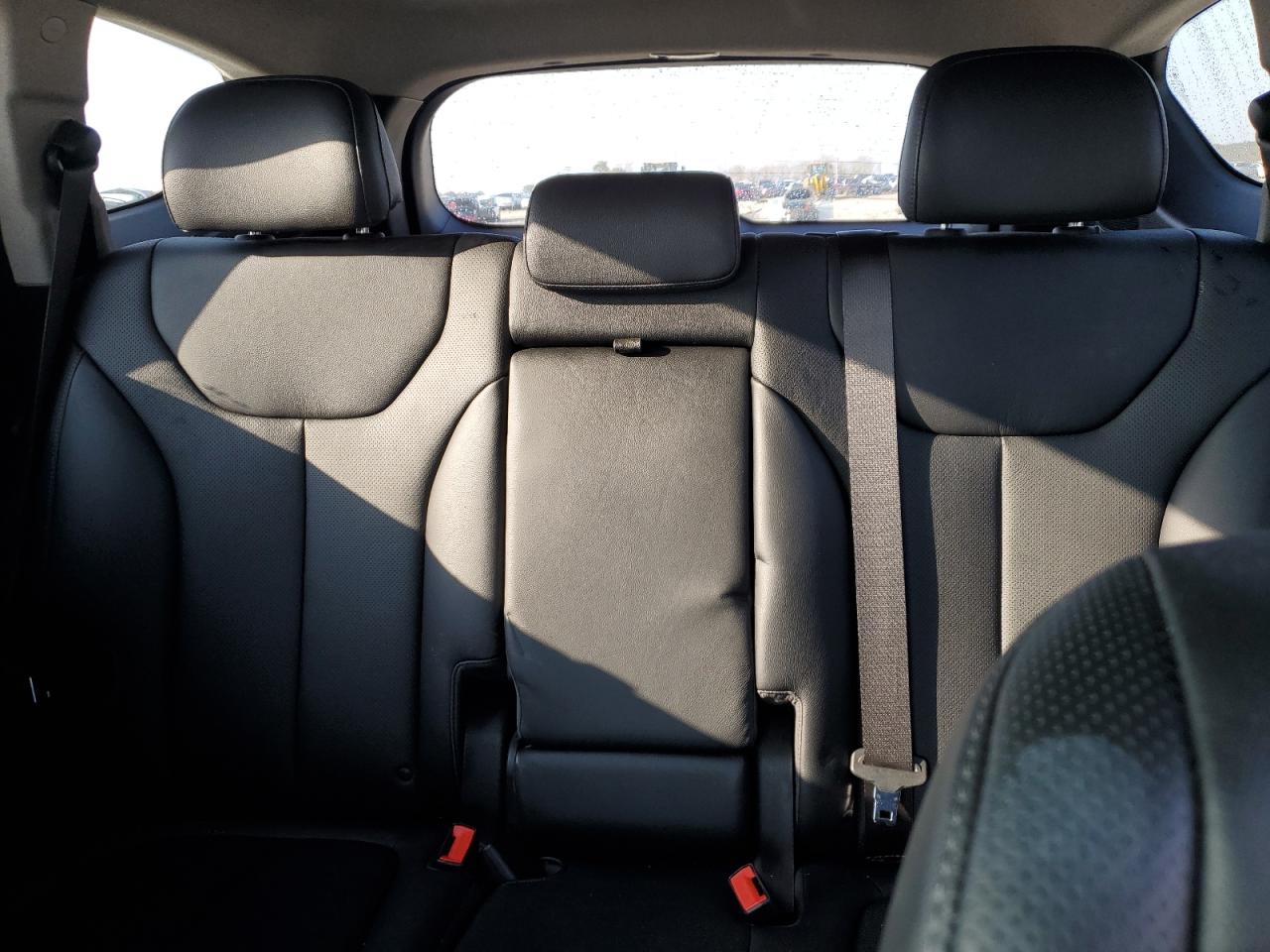 2019 Hyundai Santa Fe - Image 10