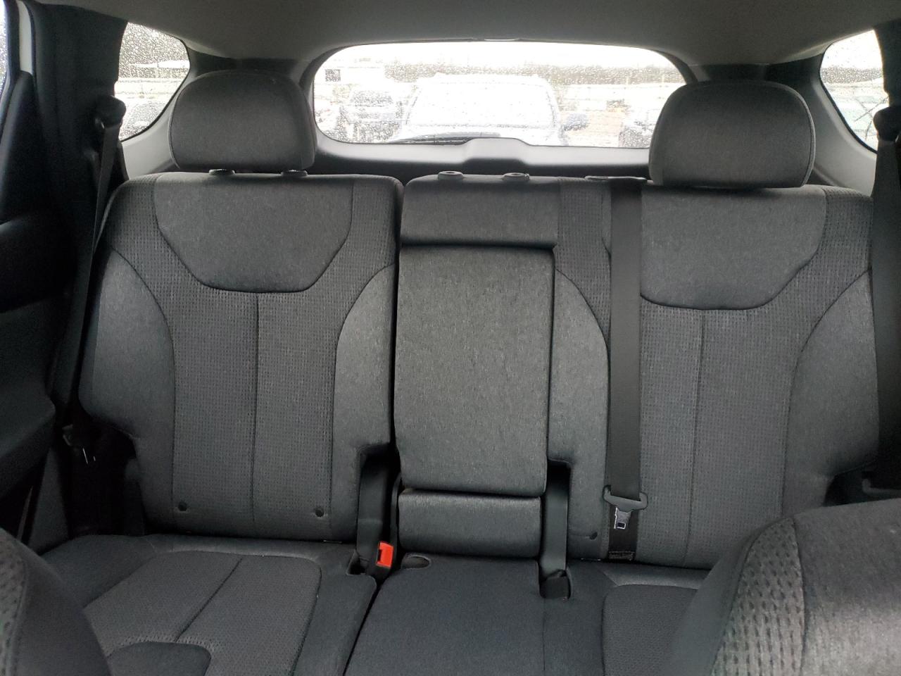 2023 Hyundai Santa Fe - Image 10
