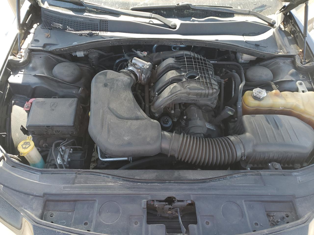 2014 Chrysler 300 - Image 12
