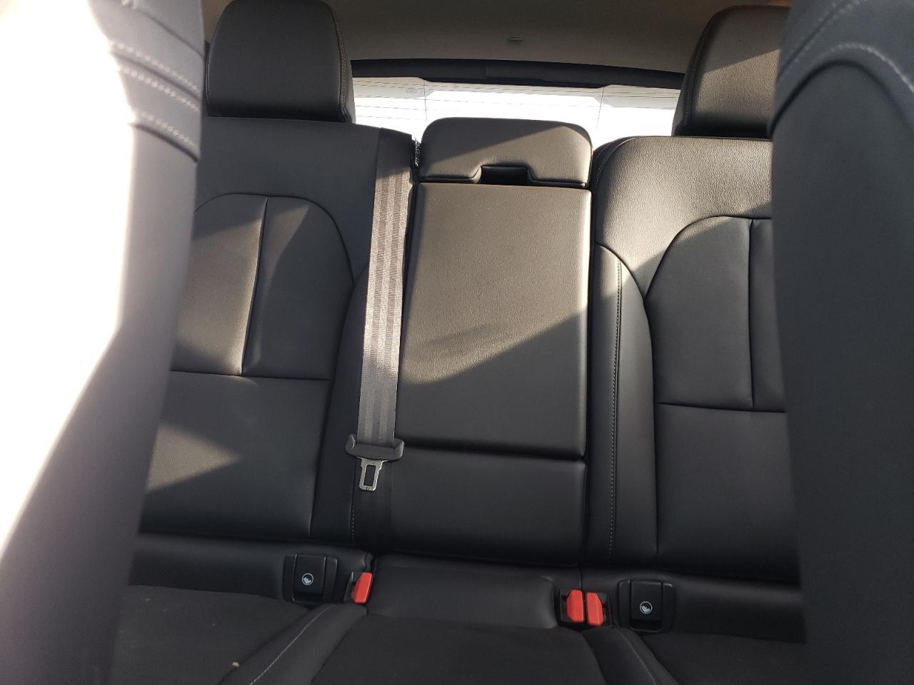 Фото: YV4L12UF9R2331405 - 10