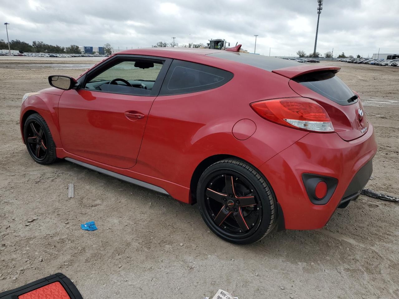 2015 Hyundai Veloster - Image 2